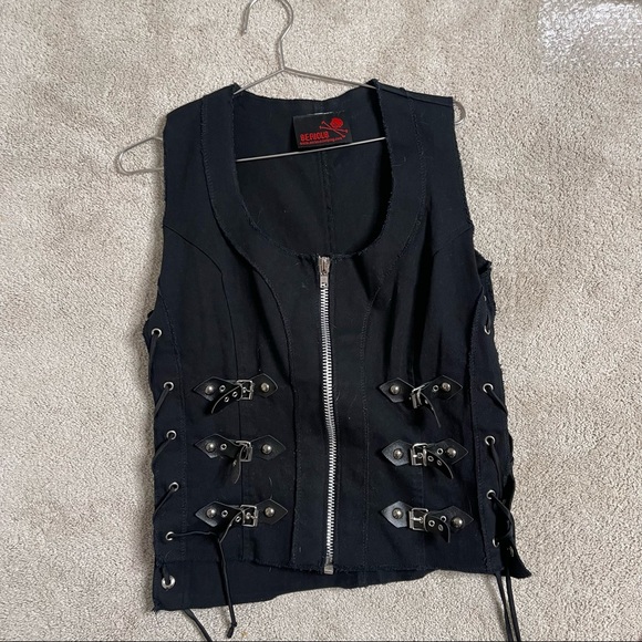 UP FOR TRADE - Picture 2 of 4